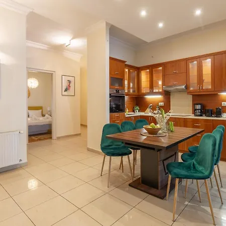 Apartman Gde Karoly Apartmant
