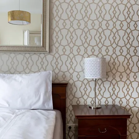 Appartement Gde Karoly Apartmant *