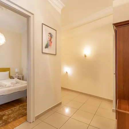 Gde Karoly Apartmant בודפשט