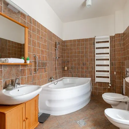Gde Karoly Apartmant * בודפשט
