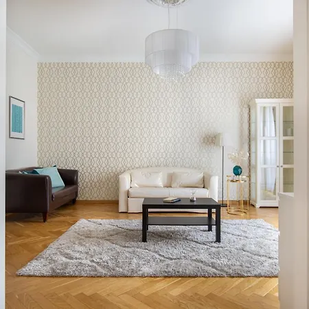 Gde Karoly Apartmant Lägenhet *