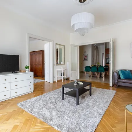 Gde Károly Apartmant Apartamento